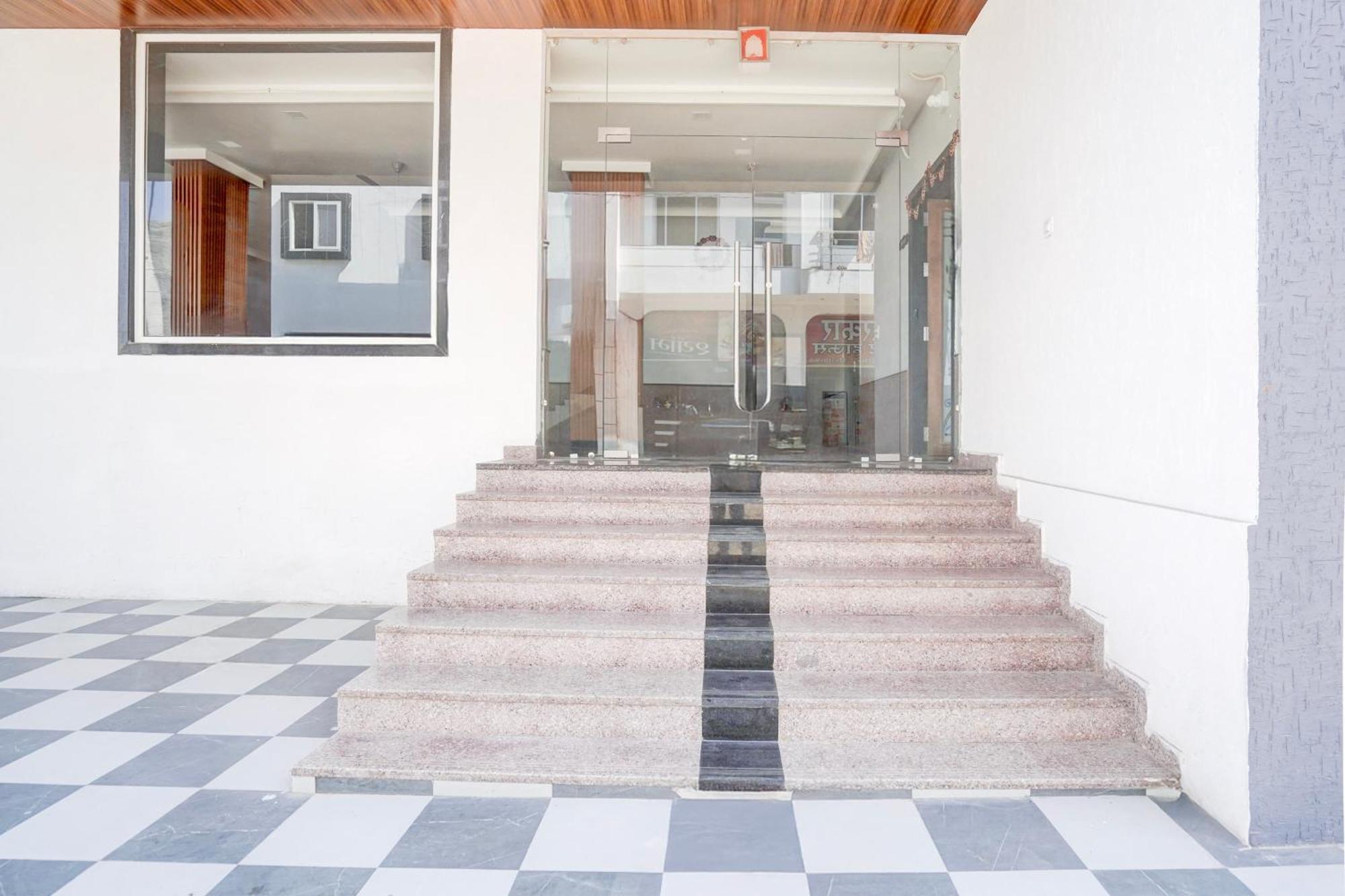 Hotel O Shree Gurukripa Khātu 外观 照片